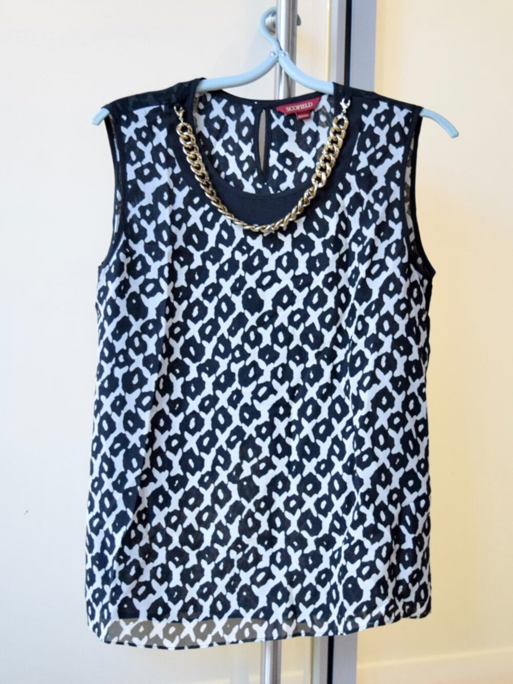Black White Flora Sleeveless Blouse - Women Top